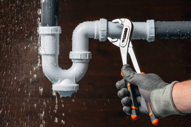 Professional Gas Line Repair technician working in Hood River, OR